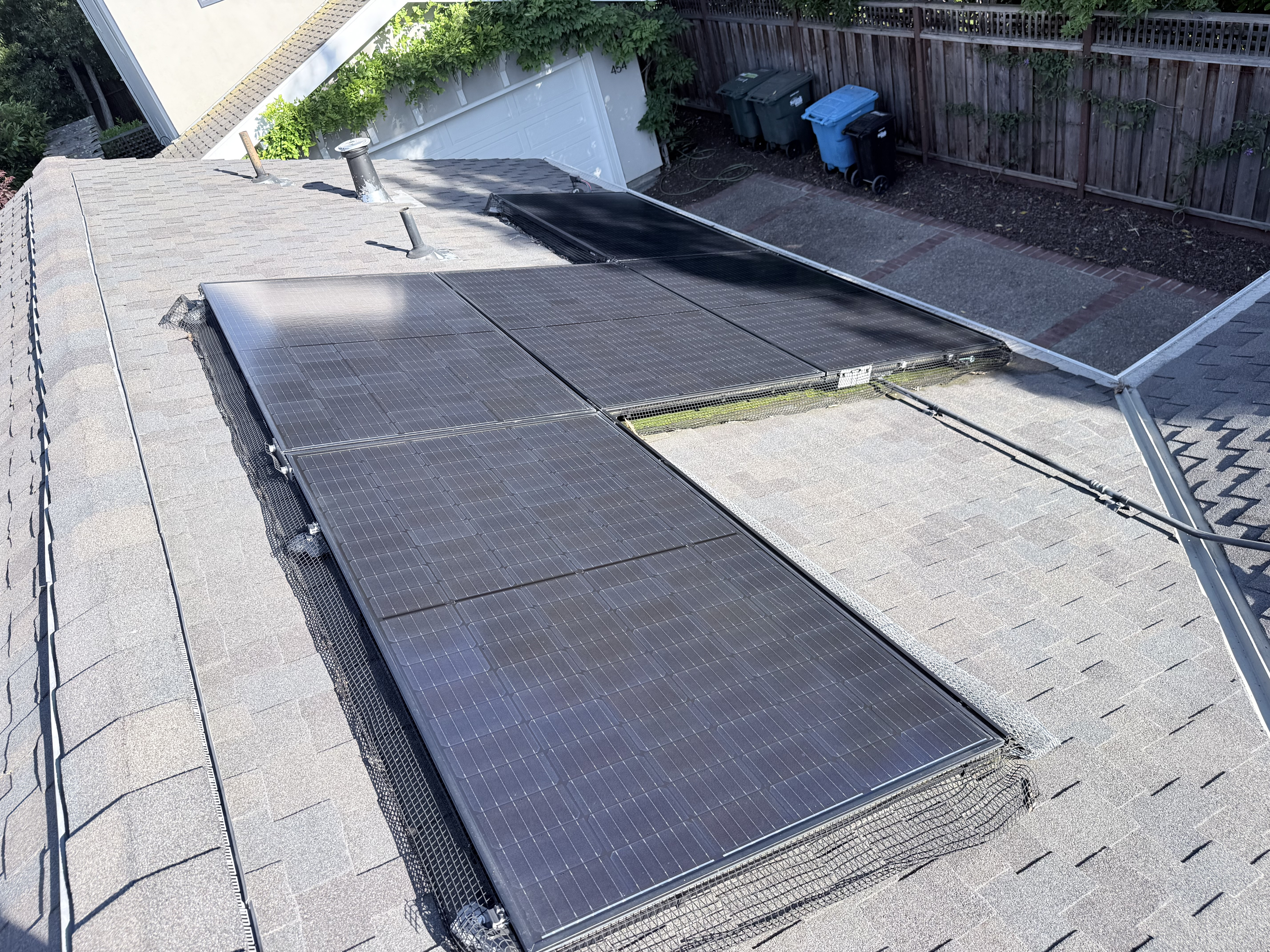 After — Menlo Park rooftop solar array fully cleaned and clear