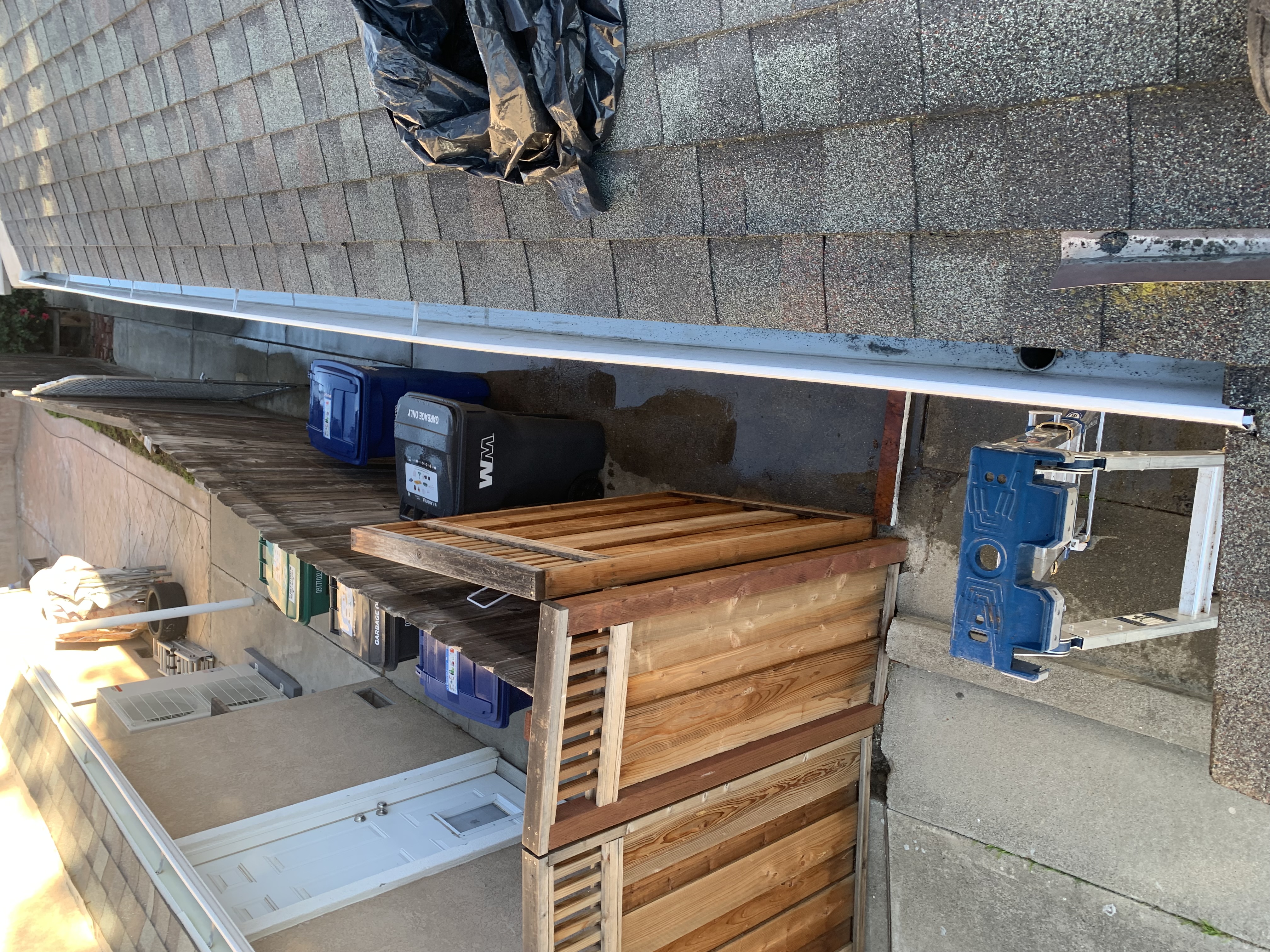 Gutter cleaning service in Union City CA — professional gutter flush and debris removal by Bull Run Exterior Wash LLC